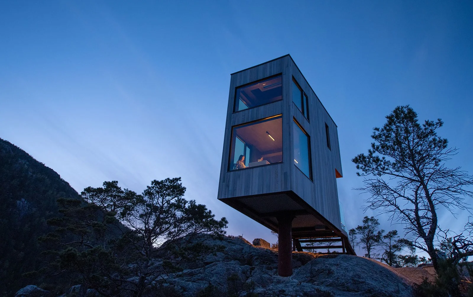 SKYLODGE_NIKON_DSB7709_websize.jpg